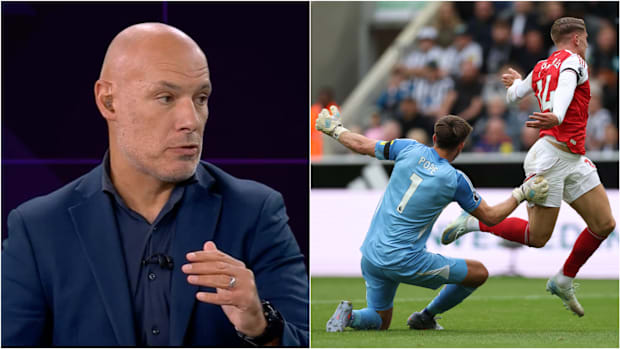 ฮาวเวิร์ด เวบบ์ (ซ้าย), นิค โป๊ป และวิคเตอร์ เกอเคเรส