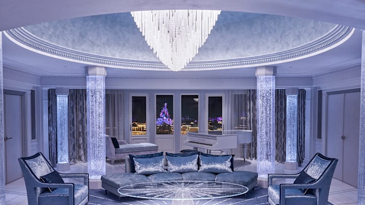 Royal Frozen Suite at Disneyland Hotel in Paris