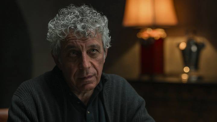 Eric Bogosian as Daniel Molloy - Interview with the Vampire _ Season 2, Episode 5 - Image Courtesy of AMC Network Entertainment LLC