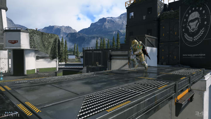 Halo Infinite has maps at two different scales: Arena and Big Team. Halo Infinite has maps at two different scales: Arena and Big Team.