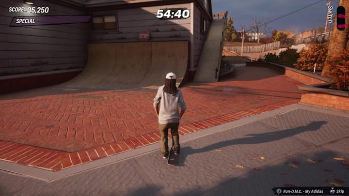 A wooden ramp behind a house in the Suburbia level in Tony Hawk's Pro Skater 3+4