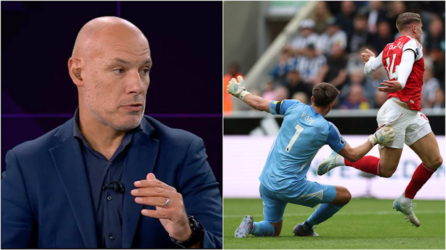 Howard Webb (left), Nick Pope and Viktor Gyökeres.