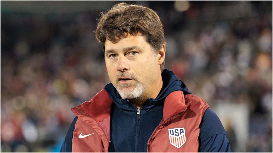 Mauricio Pochettino looking rakish in a puffer.