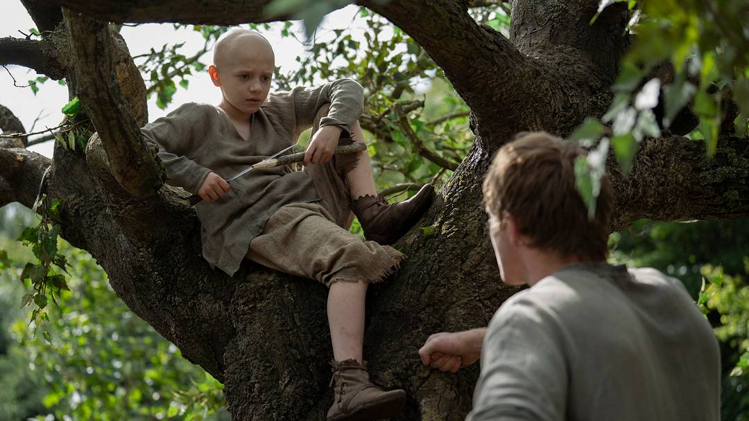 Dexter Sol Ansell (Egg) and Peter Claffey (Dunk) in A Knight of the Seven Kingdoms. Dexter Sol Ansell (Egg) and Peter Claffey (Dunk) in A Knight of the Seven Kingdoms.
