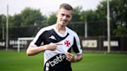 Maxime Domínguez possui contrato com o Vasco até 2028