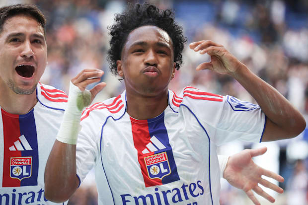 Malick Fofana celebrating.