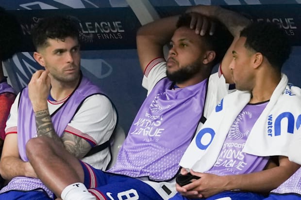 克里斯蒂安·普利西奇(左)、韦斯顿·麦肯尼(中)和泰勒·亚当斯。 克里斯蒂安·普利西奇(左)、韦斯顿·麦肯尼(中)和泰勒·亚当斯。