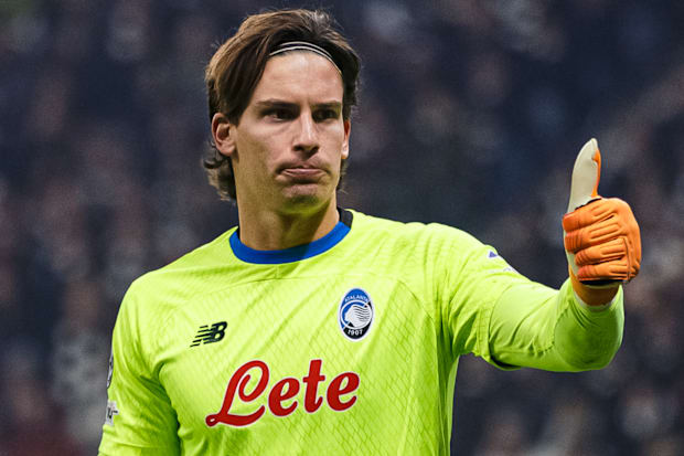 Marco Carnesecchi throwing a thumbs up.