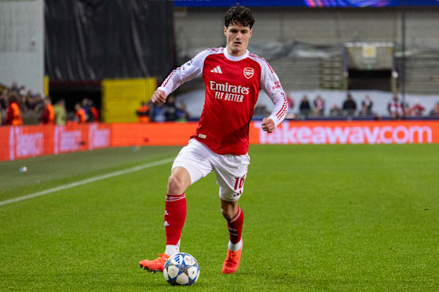 Christian Nørgaard on the ball.