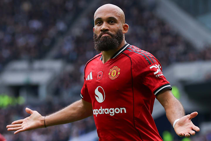 Bryan Mbeumo celebrating.