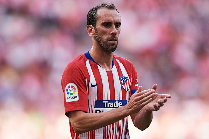 Diego Godín applauding.
