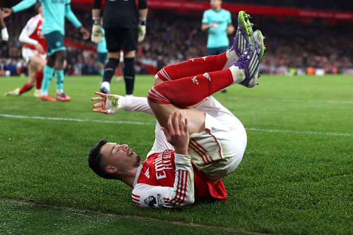 Gabriel Martinelli on the floor.