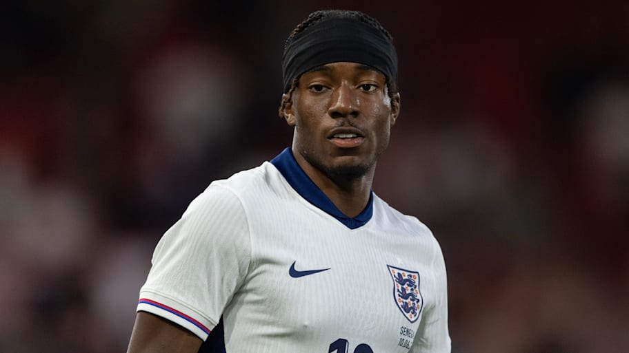 Noni Madueke in England kit.