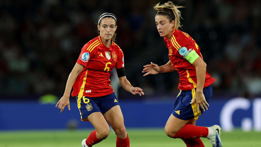 Aitana Bonmatí (left) and Alexia Putellas.