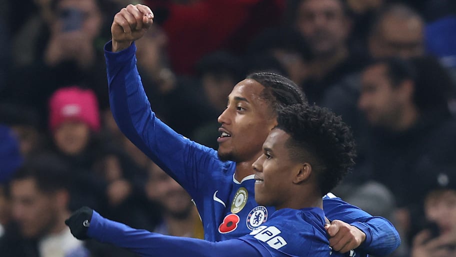 João Pedro (left) and Estêvão celebrating.