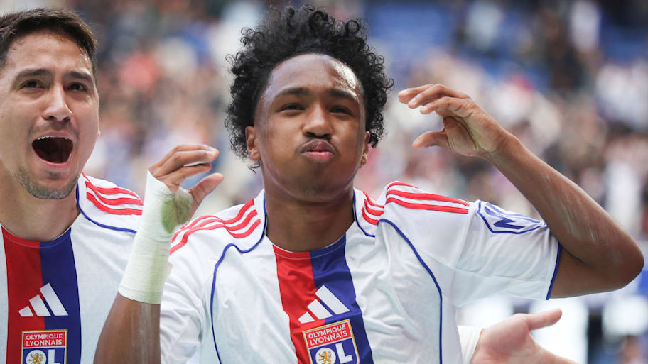 Malick Fofana celebrating.