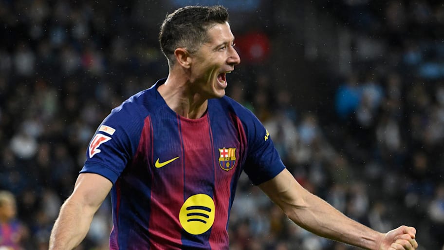 Robert Lewandowski celebrating.