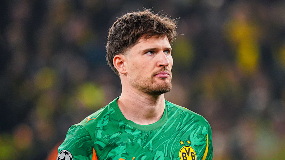 Gregor Kobel looking to the side.