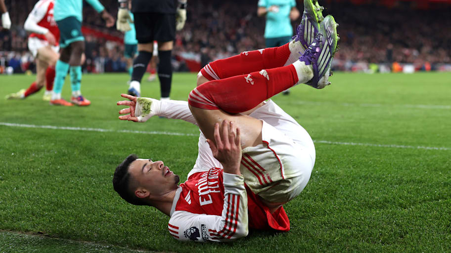 Gabriel Martinelli on the floor.