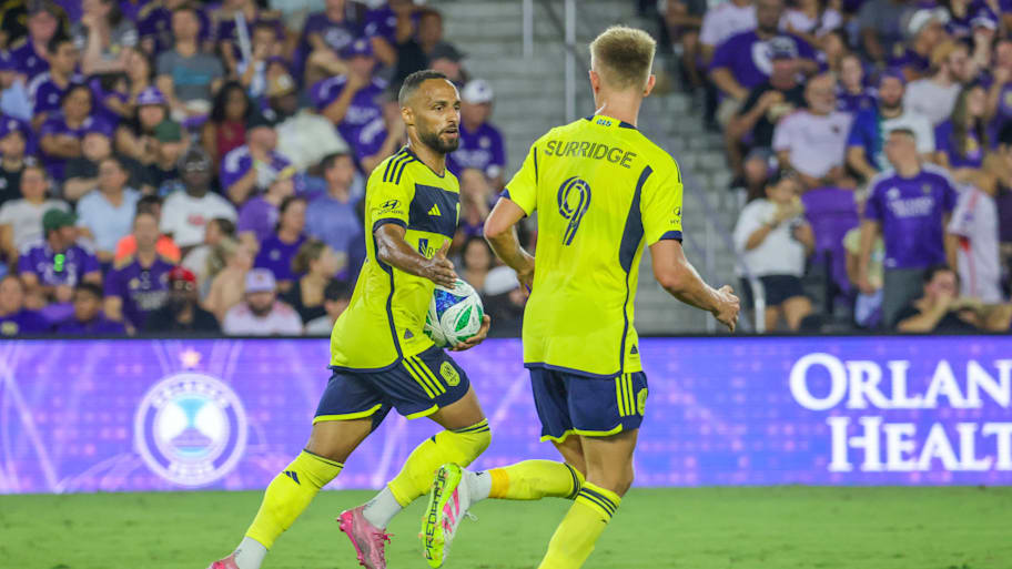 Hany Mukhtar (left) and Sam Surridge.