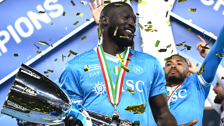 Romelu Lukaku celebrating Napoli’s latest trophy.