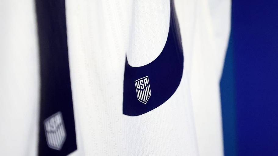 USMNT shirt.