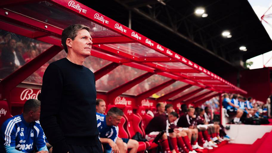 Oliver Glasner watching on.