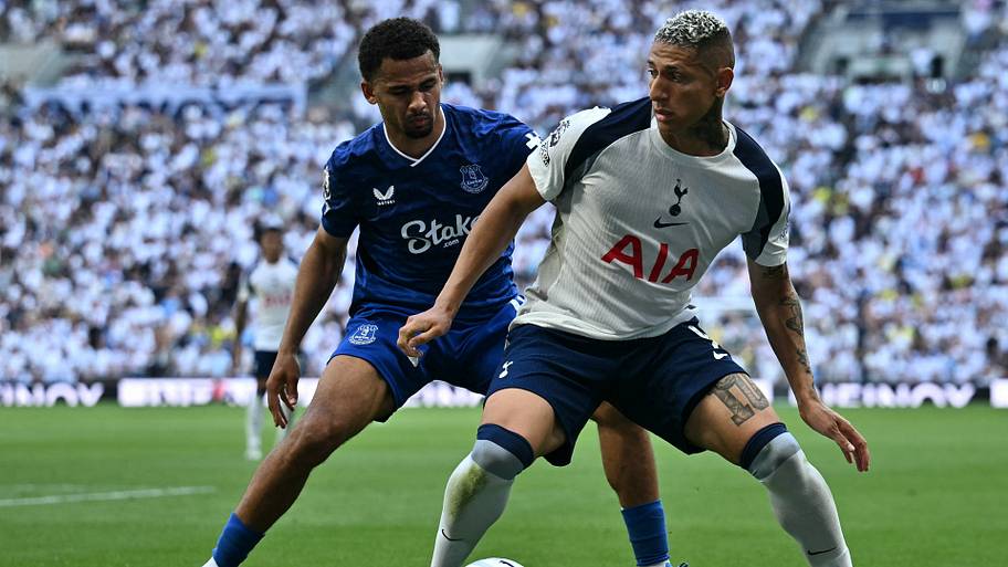 Iliman Ndiaye (left) and Richarlison.