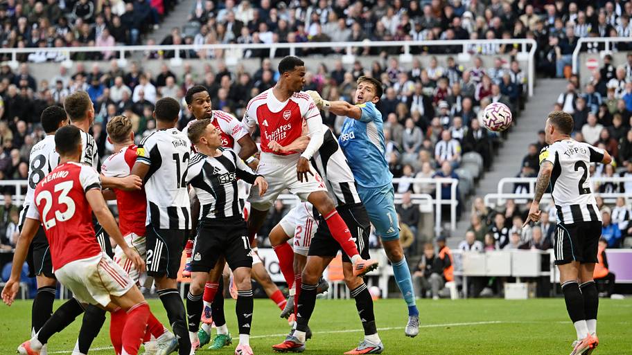 Gabriel (center) heading Arsenal in front.
