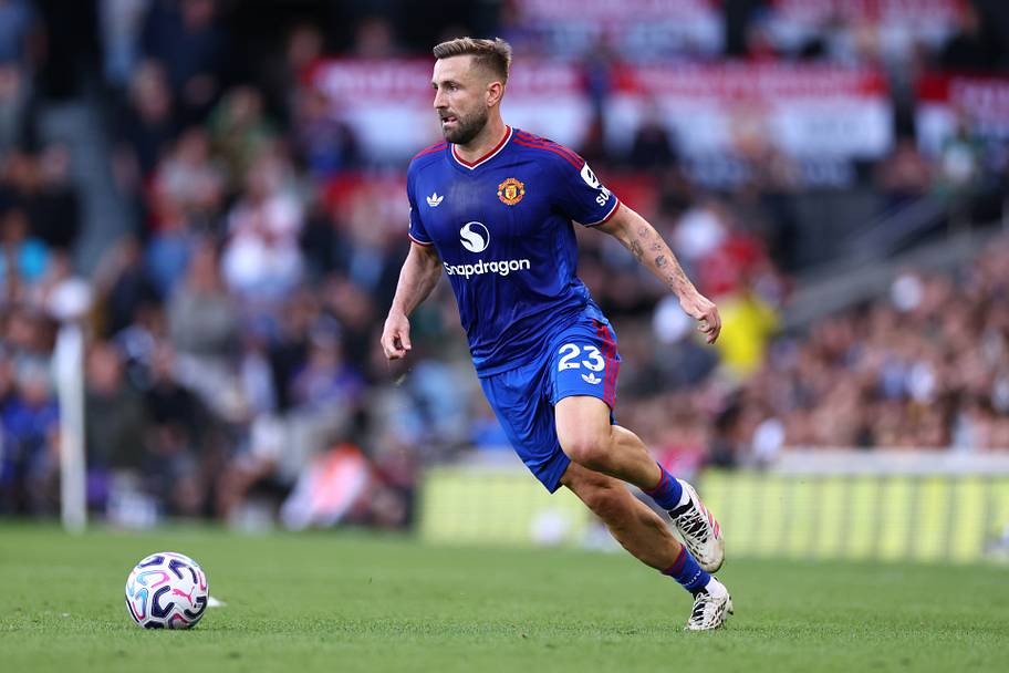 Luke Shaw running.