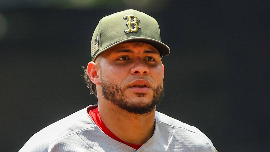 Boston Red Sox first baseman Willson Contreras (40).