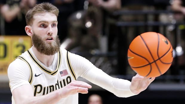Purdue Boilermakers guard Braden Smith (3) passes the ball 
