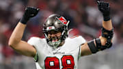 Oct 3, 2024; Atlanta, Georgia, USA; Tampa Bay Buccaneers linebacker Anthony Nelson (98) Mandatory Credit: Brett Davis-Imagn Images
