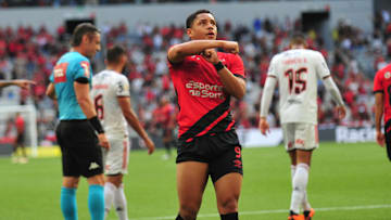 Vitor Roque, joia do Furacão, marcou um dos gols da equipe