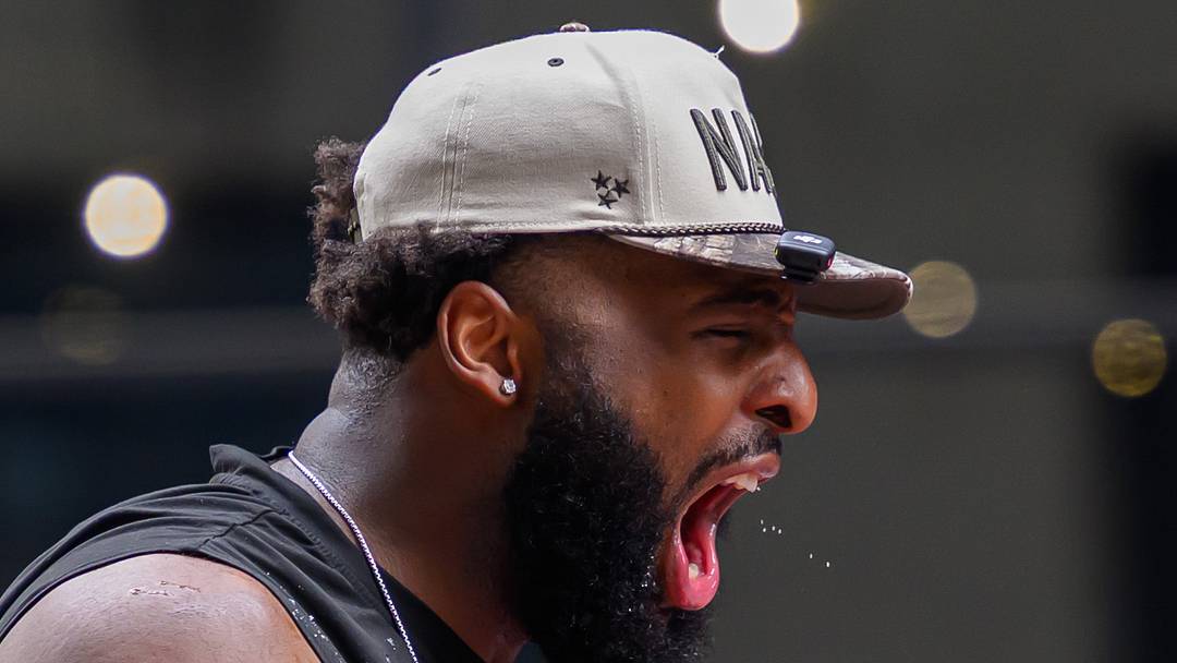 Mitchell Robinson, City Hall