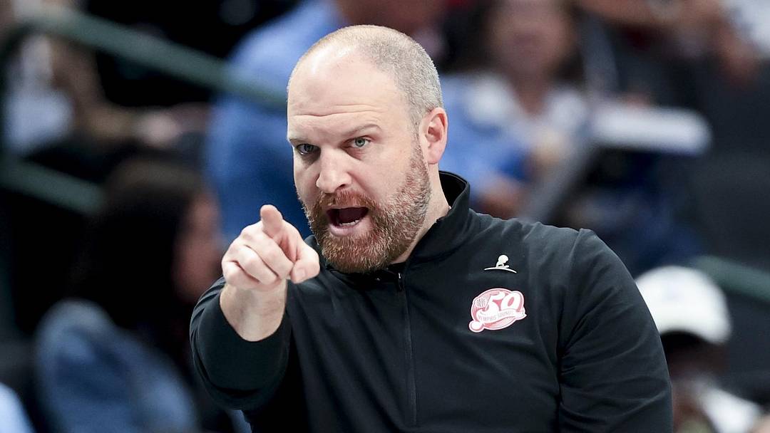 Mar 7, 2025; Dallas, Texas, USA;  Memphis Grizzlies head coach Taylor Jenkins reacts during the game against the Dallas Mavericks at American Airlines Center. Mandatory Credit: Kevin Jairaj-Imagn Images