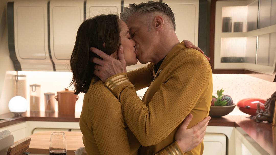 L to R Melanie Scrofano as Batel and Anson Mount as Capt. Pike in season 3 , Episode 8 of Strange New Worlds streaming on Paramount+. Photo Credit: Marni GrossmanParamount+