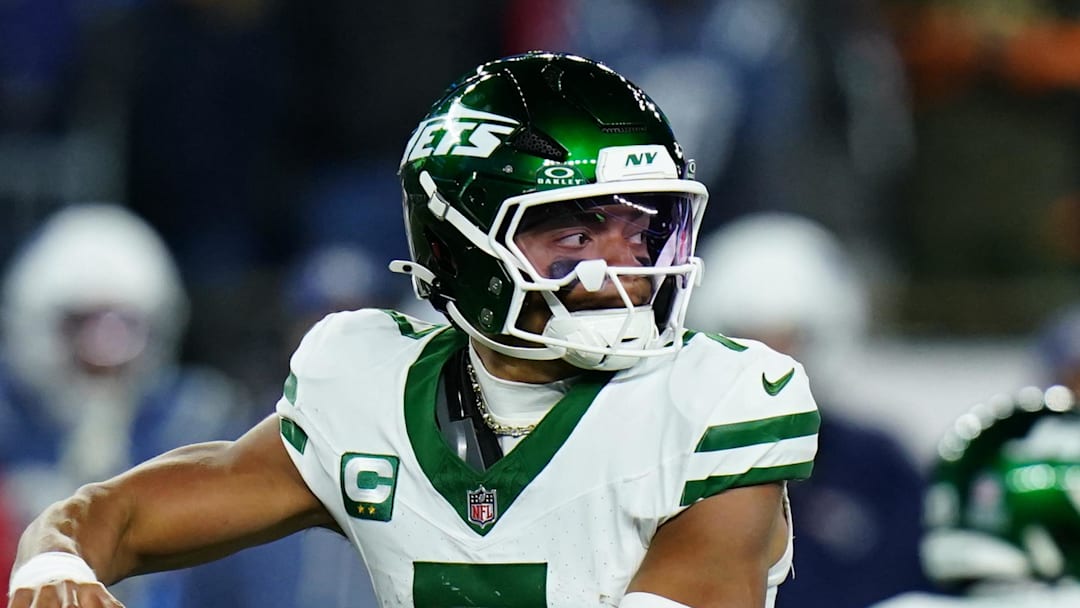 Nov 13, 2025; Foxborough, Massachusetts, USA; New York Jets quarterback Justin Fields (7) throws a pass against the New England Patriots in the fourth quarter at Gillette Stadium. Mandatory Credit: David Butler II-Imagn Images