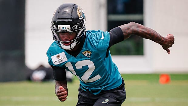 May 10, 2025; Jacksonville, FL, USA; Jacksonville Jaguars wide receiver Travis Hunter (12) participates in a drill during roo