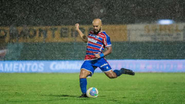 Zé Welison, jogador do Fortaleza, durante jogo contra o Fluminense-PI