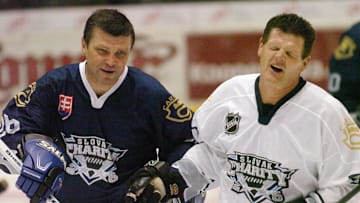 Chris Nilan (R) of NHL Legends all star