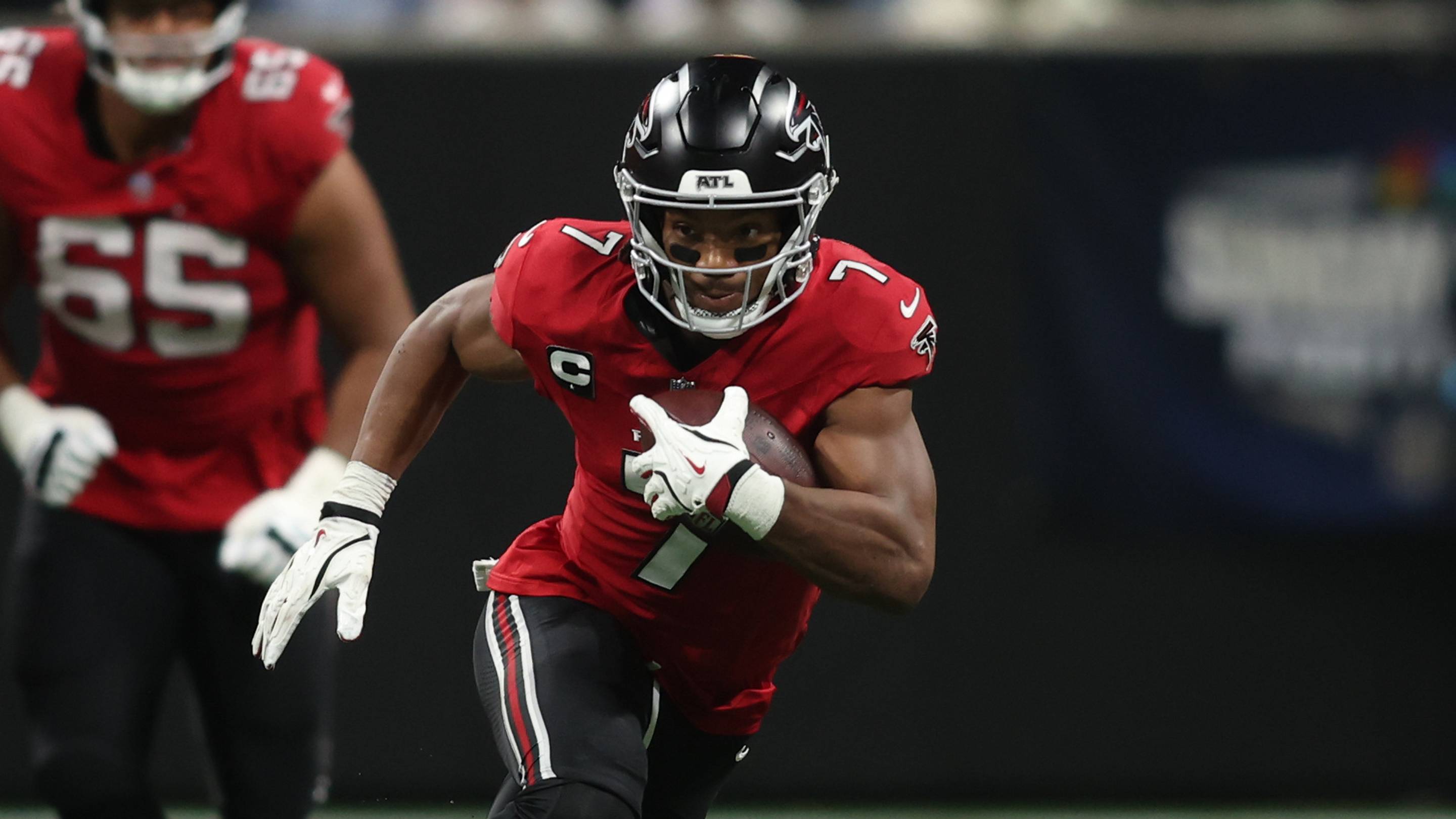 Former Falcons DT Grady Jarrett Issues Warning to Chicago Bears Teammates