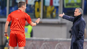 Un vecchio "confronto" tra Orsato e Mourinho
