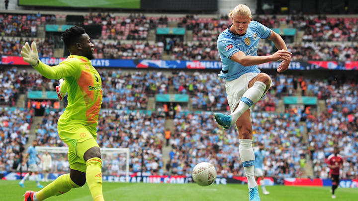 Manchester United take on Manchester City in the first Manchester derby of the Premier League season. Manchester United take on Manchester City in the first Manchester derby of the Premier League season.