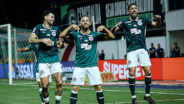 Goiás lidera a Série B