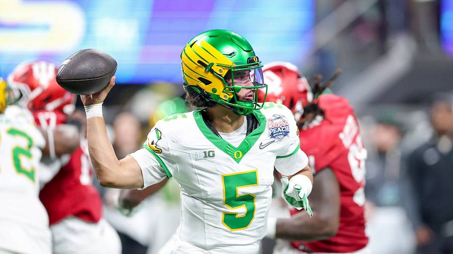Oregon quarterback Dante Moore