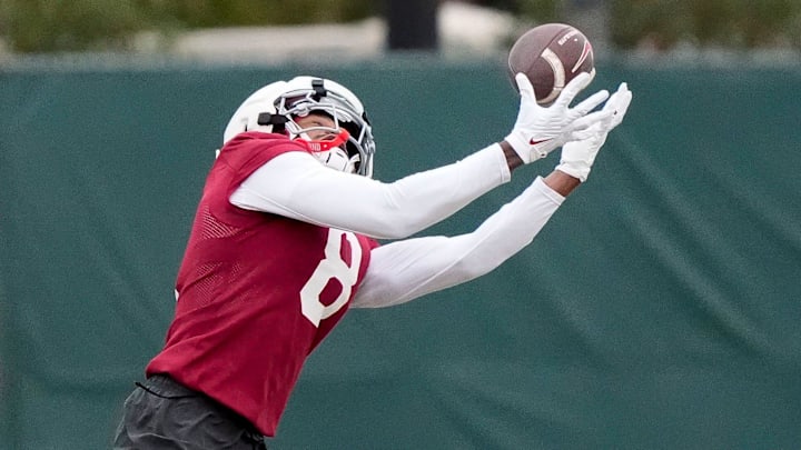 Mar 5, 2025; Tuscaloosa, AL, USA; Wide receiver Jalen Hale (8) makes a catch during Spring Practice for the Crimson Tide. Mar 5, 2025; Tuscaloosa, AL, USA; Wide receiver Jalen Hale (8) makes a catch during Spring Practice for the Crimson Tide.