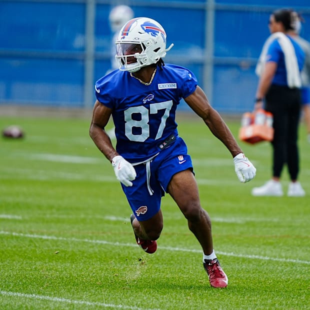 Kelly Akharaiyi, a wide receiver, after running to a spot, stops and turns