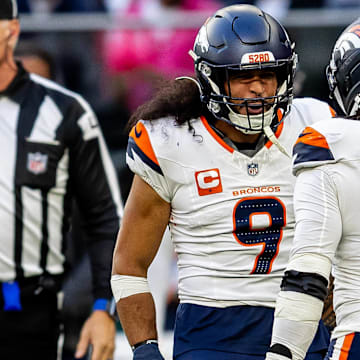 Denver Broncos v New York Jets International Series 12 10 2025. International Series Denver Broncos Defensive back Talanoa Hufanga (9) and Denver Broncos Linebacker Nik Bonitto (15) celebrate a combined tackle during the International Series match between Denver Broncos and New York Jets at Tottenham Hotspur Stadium, London, United Kingdom on 12 October 2025. London Tottenham Hotspur Stadium London United Kingdom.