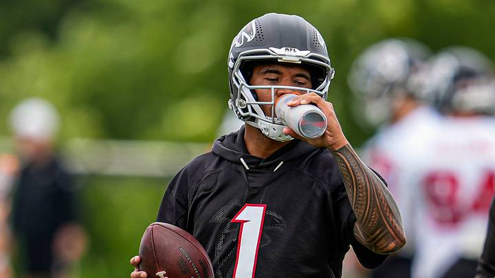 Atlanta Falcons quarterback Tua Tagovailoa 